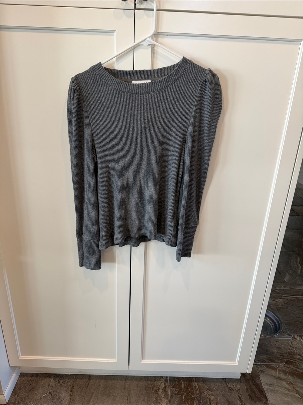 Splendid Ribbed Puff-Shoulder Long-Sleeve Top - Charcoal Gray